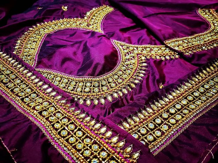 Pink Blouse Designs, Mirror Work Blouse Design, Aari Design, Mirror Work Blouse, Best Blouse Designs, Wedding Saree Blouse Designs, Hand Beaded Embroidery, Maggam Works, Blouse Design Images