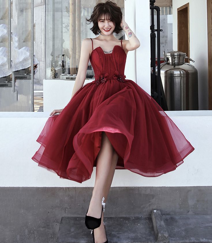 Tulle Corset Dress For Prom And Homecoming, Burgundy Tulle Evening Dress, Tulle Corset Dress For Homecoming And Prom Season, Homecoming Corset Dress With Tulle Skirt For Prom Season, Burgundy Dresses For Prom Season, Burgundy Tulle Dress For Prom Season, Elegant Formal Corset Dress With Tulle Skirt, Burgundy Prom Season Dress, Evening Prom Corset Dress With Sweetheart Neckline