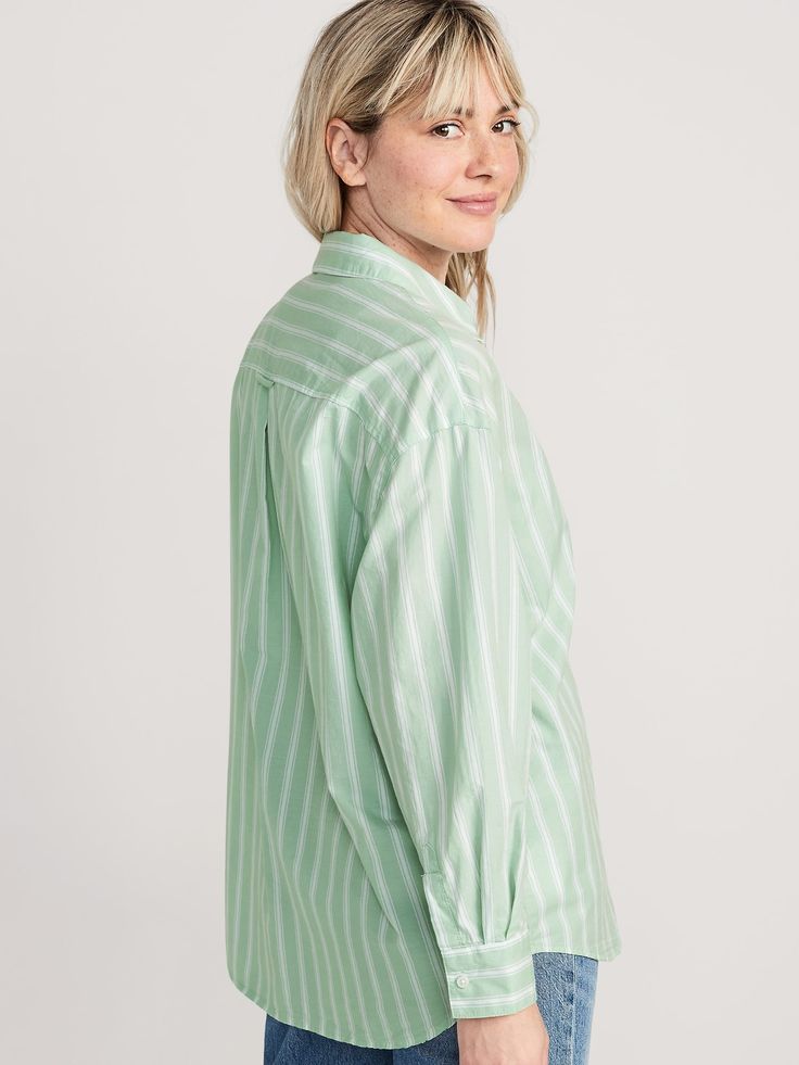 Spread collar, with button-down fastening.  Long drop-shoulder sleeves, with buttoned cuffs.  Front patch pocket.  Seamed back yoke.  Curved hem.  Soft, silicone-washed 100% cotton-twill.  All-over stripe print.  Oversized fit through body.  Women's Long Sleeve Flannel Shirt With Button Closure, Fall Shirt With Rolled Long Sleeves, Relaxed Fit Long Sleeve Blouse With Button Closure, Relaxed Fit Button-up Shirt With Buttoned Pockets, Daywear Shirt With Buttoned Pockets And Shirttail Hem, Green Button-up Shirt With Button Cuffs, Daywear Collared Shirt With Rolled Sleeves, Daywear Long Sleeve Shirt With Rolled Sleeves, Green Long Sleeve Shirt With Roll-up Sleeves