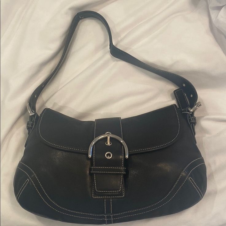 Beautiful Medium Black Coach Shoulder Bag. In Great Condition. Coach Shoulder Bag Black, Coach Shoulder Bag, Shoulder Bag Black, Medium Bags, Christmas Wishlist, Coach Bags, Shoulder Bags, Bag Lady, Shoulder Bag