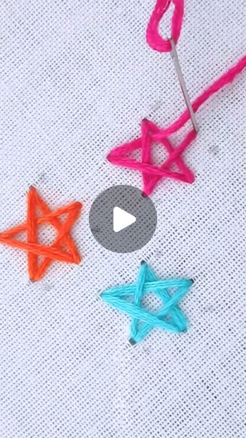 the video shows how to make crochet stars with colored yarn and thread, as well as an ornament