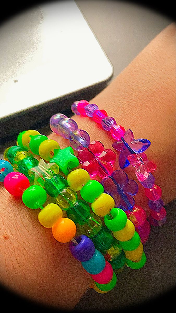 Weird Core Bracelets, Indie Clay Bead Bracelets, Indie Bracelets Aesthetic, Indie Bracelet Ideas, Kidcore Bracelet, Kid Bracelets, Kidcore Jewelry, Indie Bracelets, Kandi Inspo