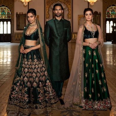 Emerald Green Lengha, Emerald Lehenga, Green Lengha, Indian Wedding Gowns, Wedding Outfits For Groom, Sangeet Outfit, Raw Silk Lehenga, 2019 Couture, Couple Wedding Dress