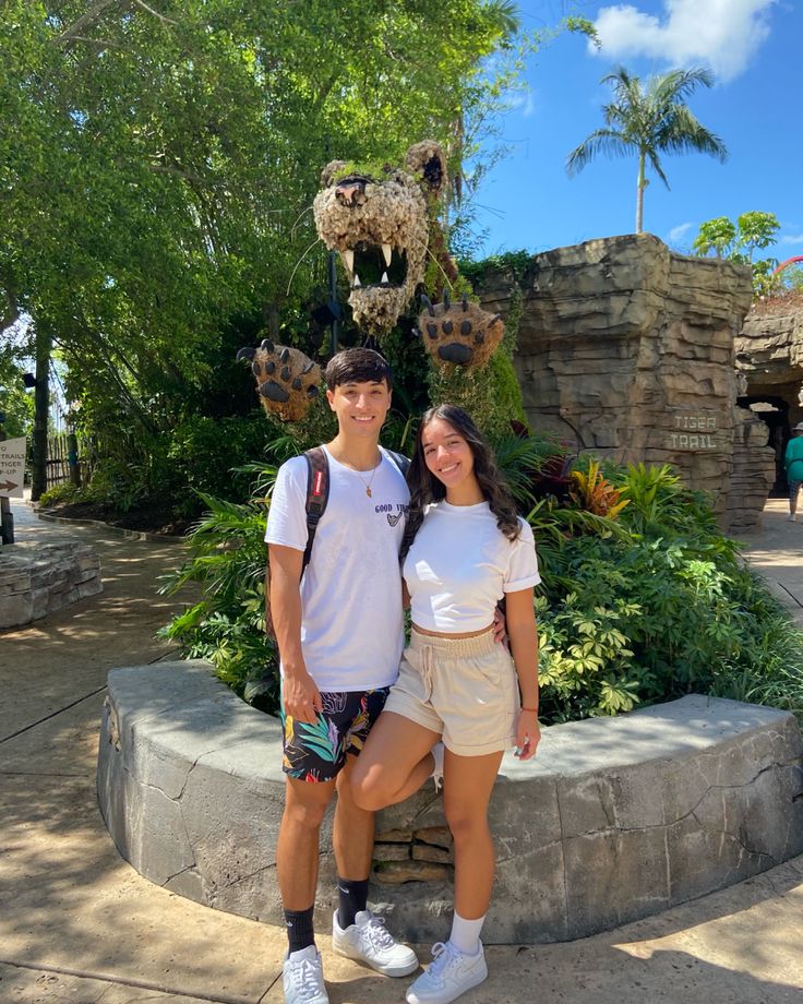 Busch Gardens Outfit, Zoo Aesthetic, Zoo Outfit, Bush Garden, Busch Gardens, Trip Outfits, Gardening Outfit, Dressy Outfits, Outfit Ideas