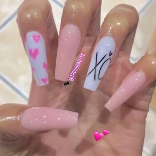 Nails Valentine, Gel Pedicure, French Pedicure, Valentines Day Nails, Nails Valentines, Valentine Nails, Drip Nails, Nail Designs Valentines, Coffin Nails Long