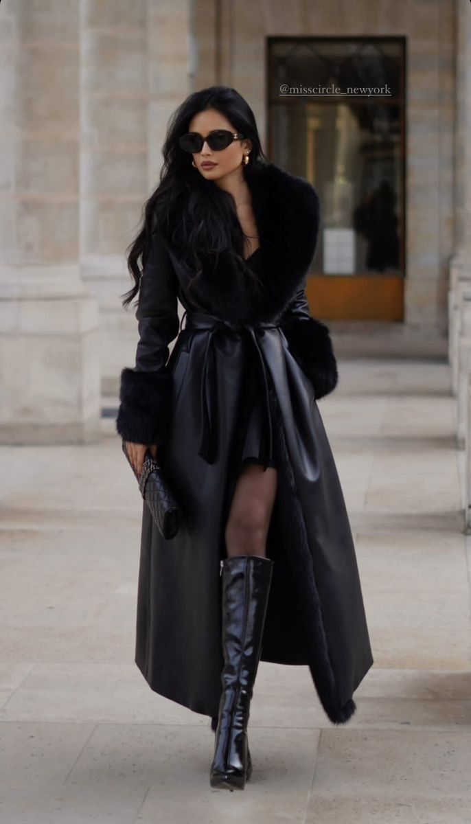 Thigh High Boots Aesthetic, Women Mafia Outfit, Fall Outfits Italy, Mafia Photoshoot Ideas, Mafia Women Aesthetic, Mafia Photoshoot, Thigh High Outfits, Wife Outfits, Chique Outfit