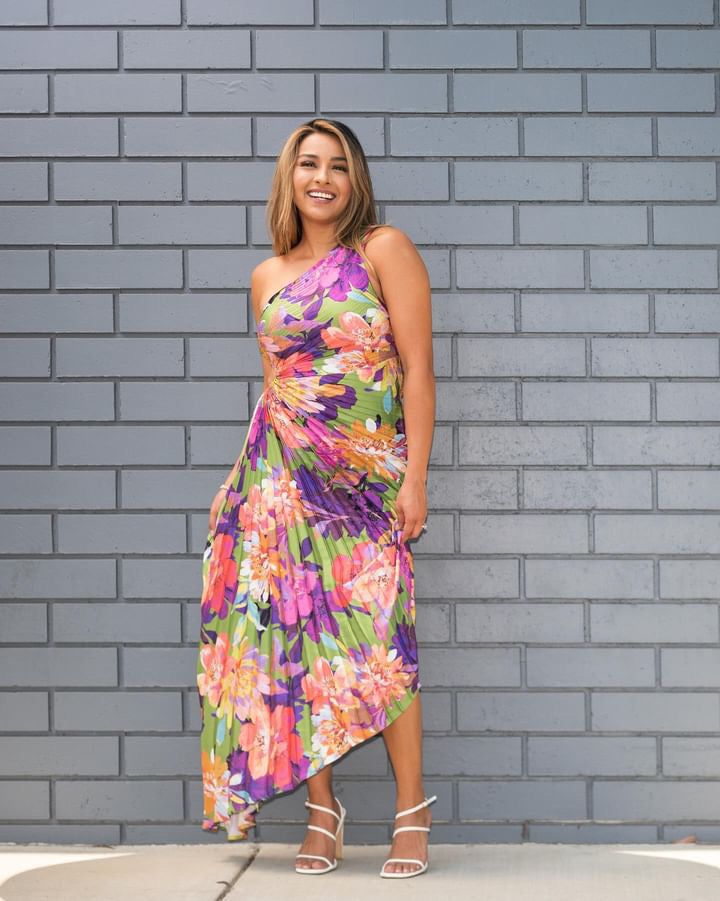 Be the life of the party in our Joyful Jubilee Dress! This one shoulder maxi features a playful floral print and an asymmetrical hem for a unique twist. The side keyhole detail and hidden zipper closure make it both stylish and practical. Perfect for a special night out. (Model is 5'5" and wearing size Small.) FD10589 Party One-shoulder Maxi Dress With Floral Print, One-shoulder Floral Maxi Dress For Party, Party Maxi Dress With Floral Print And Asymmetrical Neckline, Spring One-shoulder Maxi Dress For Garden Party, One Shoulder Maxi Dress For Spring Garden Party, Asymmetrical Floral Print Maxi Dress For Party, Spring Floral Print Maxi Dress With Asymmetrical Neckline, Spring Maxi Dress With Floral Print And Asymmetrical Neckline, Asymmetrical Multicolor Maxi Dress For Spring