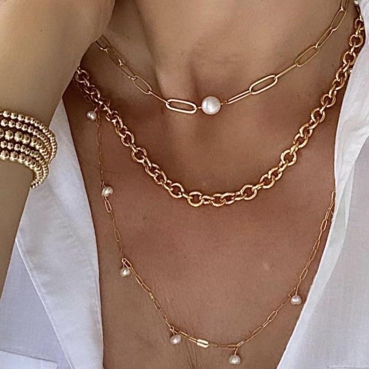 Versatile Necklace Rolo chain. Length 18" Links 7x7mm Pop Up Market, Trendy Necklaces, Rolo Chain, A Circle, Jewelry Inspo, Chain Pendant, Chain Length, Gold Chain, Jewelry Inspiration