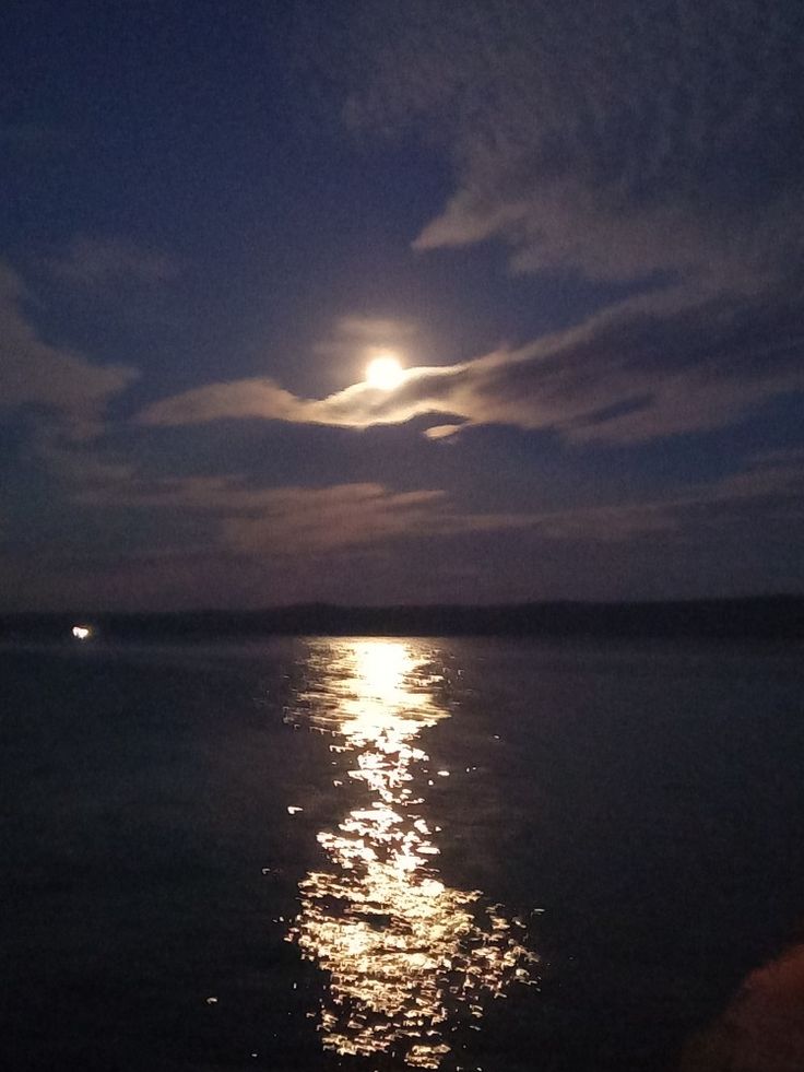 for wallpaper purposes, moonlight on water Moon Shining On Water, Moon Reflected On Water, Moonlight On Water, Animation Pictures, Water Aesthetic, Sunset Images, Moon Pictures, Music Artwork, Harvest Moon