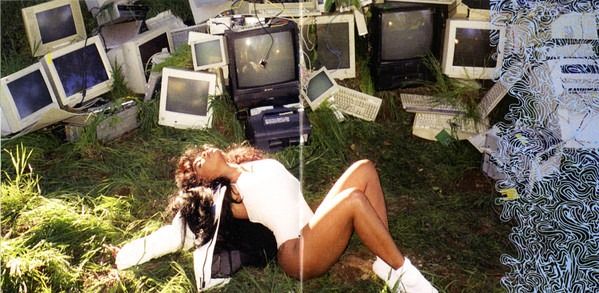 SZA - Ctrl | Releases | Discogs Sza Twitter Header, Sza Header, Ctrl Sza, Sza Ctrl, Simple Phone Wallpapers, Black Art Painting, Japan Aesthetic, Header Image, Marketing Tactics