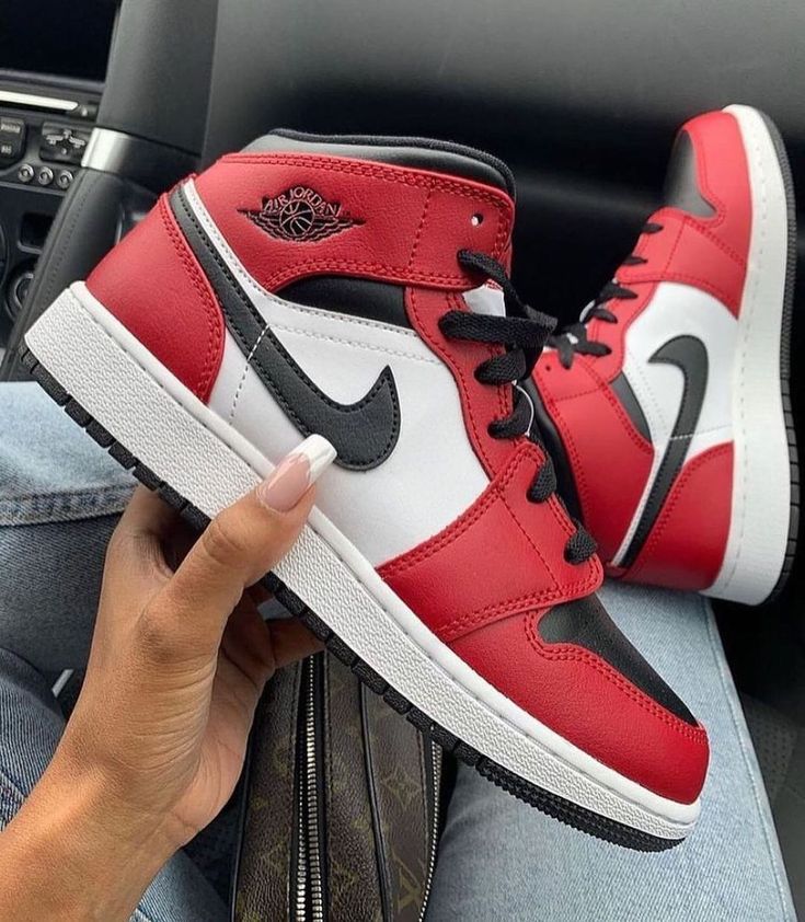 Jordan 1 Rouge, Nike Jordan Chicago, Jordan Rouge, Chicago Jordan 1, Air Jordan 1 Mid Chicago, Aj1 Mid, Jordan 1 Mid Chicago, Shoe Aesthetic, Jordans Sneakers Outfit