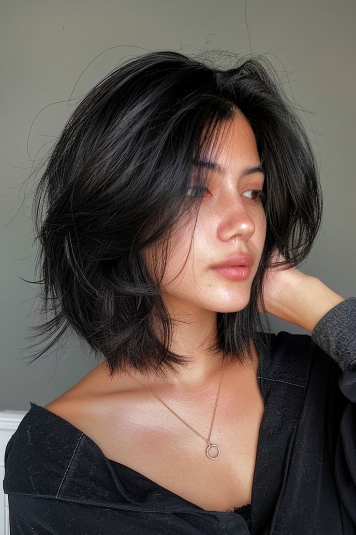 From sleek and sophisticated bobs to playful and textured pixies, there’s a perfect haircut for every mom’s unique style and personality, and I have 40+ “mom cut” hairstyles to share with you. These trendy cuts Pixie Haircut Shoulder Length, Short And Dark Hair, Shagged Bob Haircut, Short Cool Haircuts For Women, Not Too Short Haircuts, Short Hairstyle Women Textured Bob, Haircut Just Above Shoulders, Short Mexican Hair, Different Haircuts For Short Hair