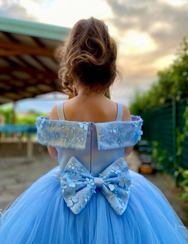 Jr Bridesmaid Dress, Frock Photos, Materials Gown Style, Jr Bridesmaid, Belle Costume, Princess Dress Kids, Blue Girl, Birthday Girl Dress, Kids Gown