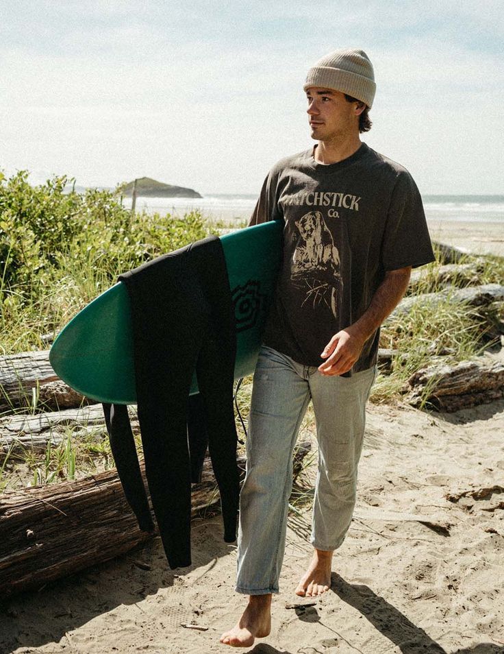 Surfer Boys Outfits, Surfer Boy Aesthetic Outfit, Surfer Boys Style, Surfer Guy Style, Surfer Boy Outfits, Surfer Boy Aesthetic, Mens Surfer Style, Surfer Outfit, Boys Aesthetic Outfits