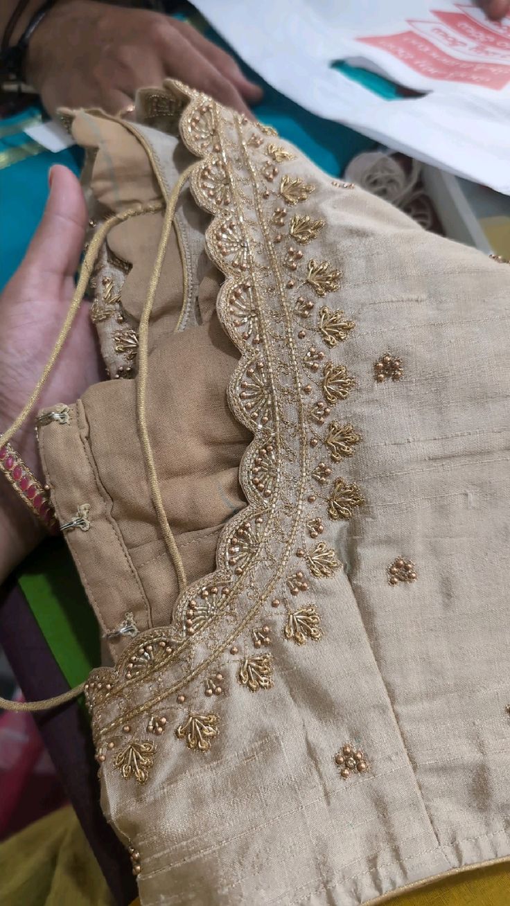 Beige Colour Blouse Design, Simple Gold Blouse Designs, Back Neck Maggam Work Designs, Cutwork Embroidery Blouse Designs, Khatliwork Blouse Design Latest, Lehanga Designs Latest For Women Simple, Mango Work Blouse Designs, Handwork Designs For Blouse, Blouse Neck Embroidery Design