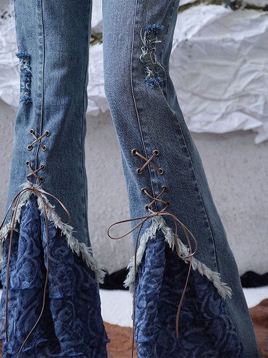 Up Cycling Jeans, Pants Upcycle, Whimsigoth Fits, Alt Diys, Appliqué Jeans, Creative Jeans, Flaired Jeans, Decorated Jeans, Coquette Fits