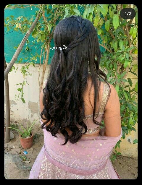 Free Hair Hairstyles For Engagement, Hairstyle On Lehenga Indian, Lengha Hairstyles Short Hair, Half Saare Hairstyle, Mehendi Hairstyles Simple, Open Hair Hairstyles On Lehenga, Straight Hairstyles For Lehnga, Hairstyles In Open Hair For Wedding, Simple Hairstyles For Sangeet Function