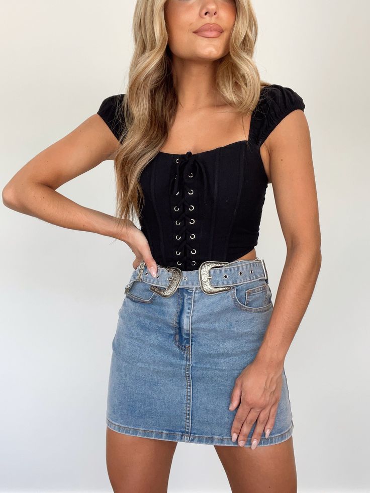 BK1192 denim mini skirt BaeVely Western Summer, Lane 201, Denim And Diamonds, Honky Tonk, Black Denim Skirt, Summer Look, Denim Mini Skirt, Western Outfits, Sophisticated Style