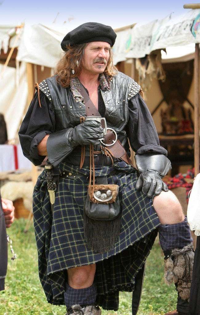 10% Of Scots Are Descended Fro is listed (or ranked) 12 on the list 14 Facts About The Picts, A Scottish Tribe That Dressed Like Na'vi From Avatar Irish Kilt, Great Kilt, Scottish Man, Scottish History, Scottish Kilts, Men In Kilts, Creative Costumes, Medieval Costume, Bagpipes