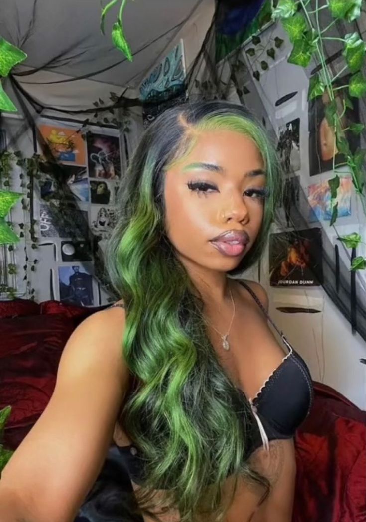 Shego Green Hair, Green Highlights Black Women, Green Hair Hairstyles, Black And Green Wigs, Shego Inspired Hair, Green Sew In, Green And Black Hair Black Women, Green Hair On Black Women, Skunk Strip Wig