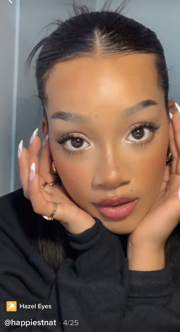 Doe Eyed Makeup Look, Soft Natural Makeup Black Women, Doe Eyes Makeup Black Women, Soft Doe Eye Makeup, Eyeshadow For Doe Eyes, Round Upturned Eyes, Prom Makeup Doe Eyes, Babydoll Makeup Black Women, Puppy Makeup Aesthetic