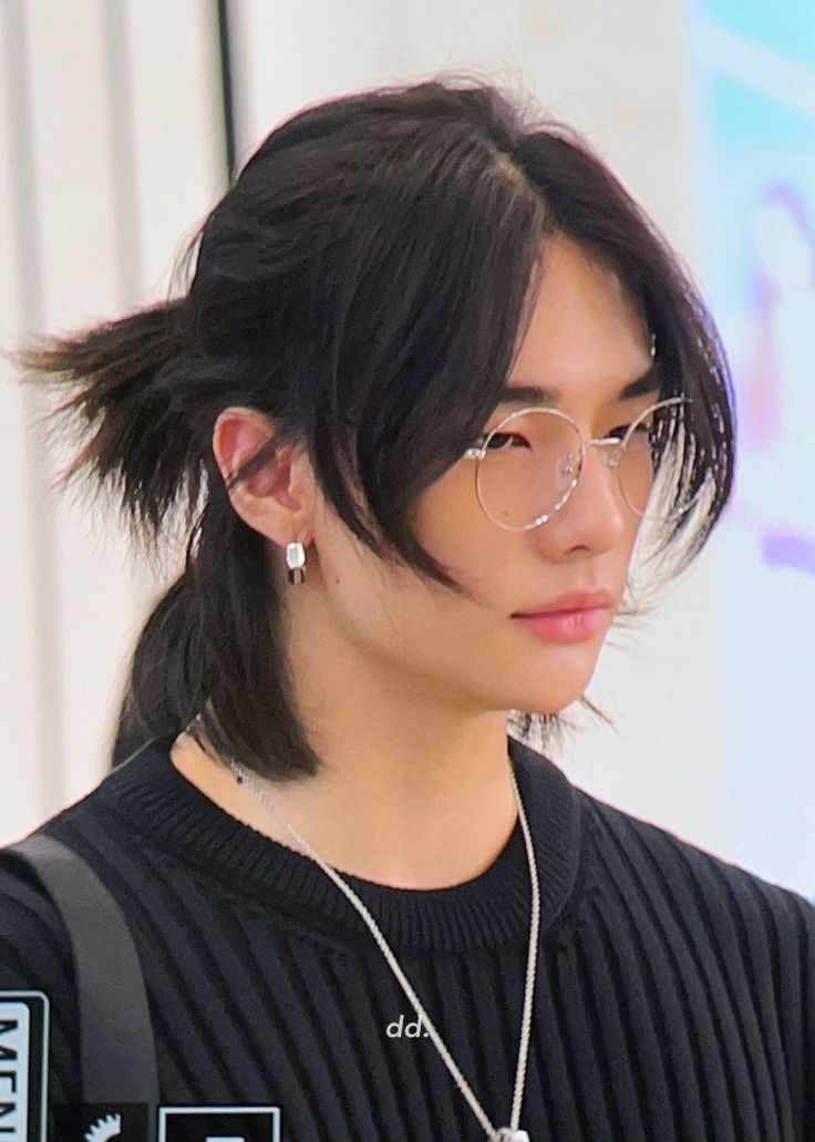 airport 2023.09.08 glasses specs long hair man bun Kids Man Buns, Mens Hair Long, Man Bun Hairstyles, Asian Haircut, Hairstyles With Glasses, Bad Haircut, Boys Long Hairstyles, Man Bun, Bun Hairstyles For Long Hair