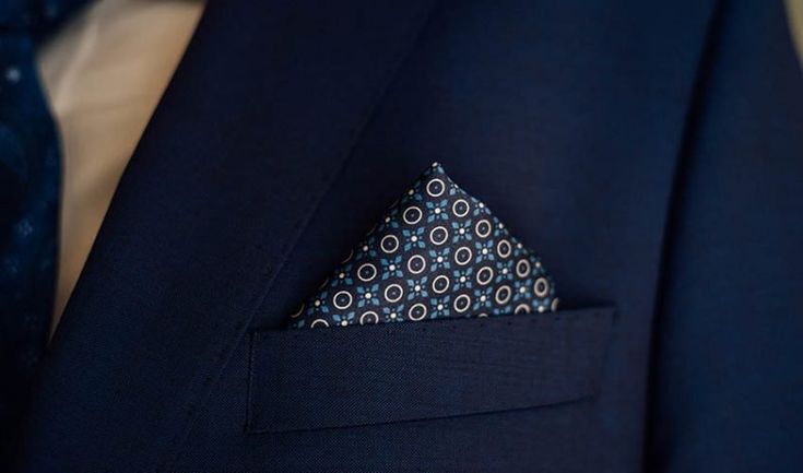 Pocket Square Folds, Pocket Square Pattern, Stylish Suit, Knight In Shining Armor, How To Fold, Royal Look, Square Faces, Save The Day, Suit Accessories