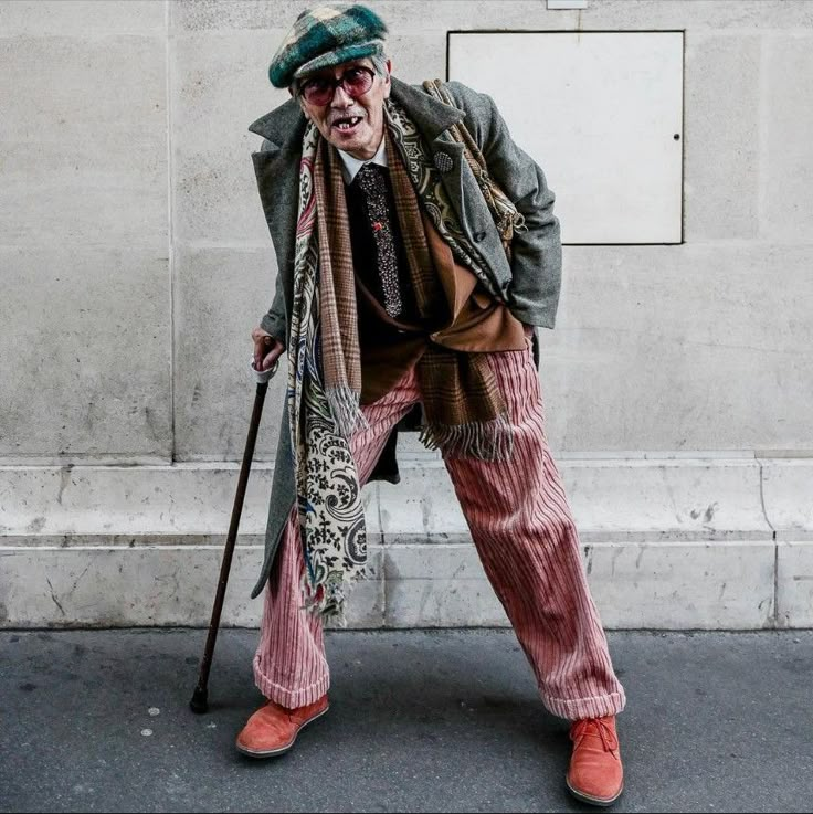 Takeji Hirakawa, Robin Hood Kostüm, Velvet Vampire, Old Man Outfit, Lookbook Poses, Inspo People, Clothes Photography, Oscar Fashion, Time Traveler