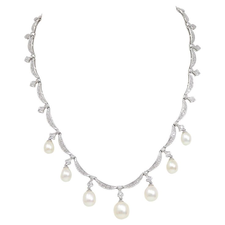 Elevate your elegance with this exquisite diamonds and pearls necklace. Measuring 15 inches in length and 3mm in width, it features beautifully crafted diamonds and pearls ranging from approximately 9.4 x 0.2mm to 7.5 x 6.5mm. Marked with a 585 hallmark and weighing a total of 20.4 grams, this necklace is a perfect blend of luxury and sophistication. Ideal for those who appreciate the timeless allure of diamonds and pearls. Diamond Gold Necklace, The Bling Ring, Diamonds And Pearls, Pearl And Diamond Necklace, Diamond Choker, Family Jewellery, Pearls Necklace, Gold Pearl Necklace, Gold Diamond Necklace