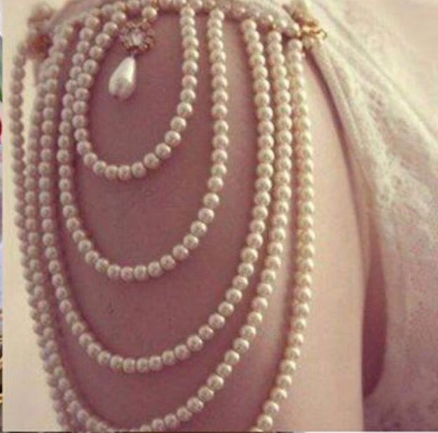 Sleeves Diy Necklace Holder, Ornate Necklace, قلادات متدلية, Shoulder Jewelry, Shoulder Necklace, Mode Tips, Diy Collier, Bridal Accessories Jewelry, Pearls Diy