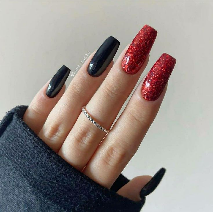 New Years Nail Designs, Gel Nails Diy, Red Nail Designs, Black Nail Designs, Black Nail, New Year's Nails, Bling Nails, Chic Nails, Valentines Nails