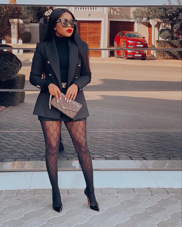 Best Fall Outfits, Brow Routine, Spearmint Tea, Dress With Stockings, Smart Casual Outfit, Classy Casual Outfits, Cozy Vibes, Casual Chic Outfit, All Black Outfit