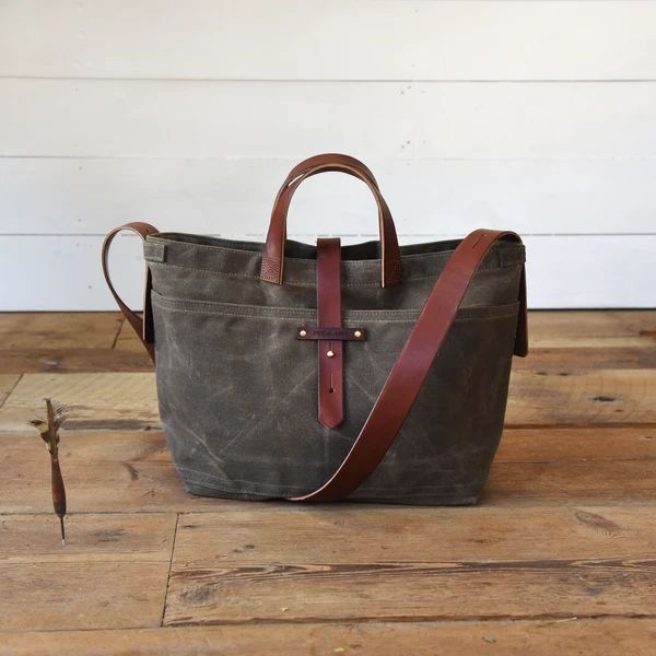 Waxed Canvas Bag Waxed Canvas Crossbody Bag, Recycled Metal Jewelry, Waxed Canvas Tote Bag, Teacher Bag, Waxed Canvas Bag, Sac Diy, Teacher Bags, Retro Bags, Vintage Patchwork