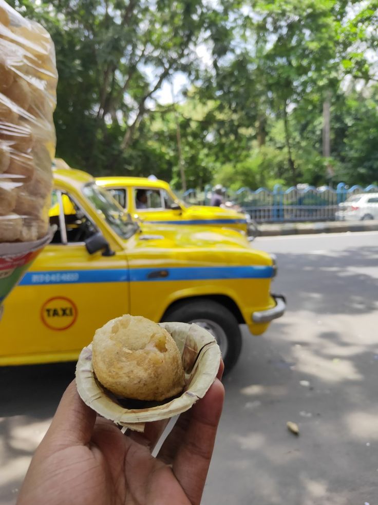 Yellow taxi, kolkata street, food Yellow Taxi Aesthetic Kolkata, Yellow Taxi Kolkata, Kolkata Street Photography, Kolkata Snap, Kolkata Street Food, Bong Aesthetic, Kolkata Aesthetic, Kolkata Food, Bengali Aesthetic