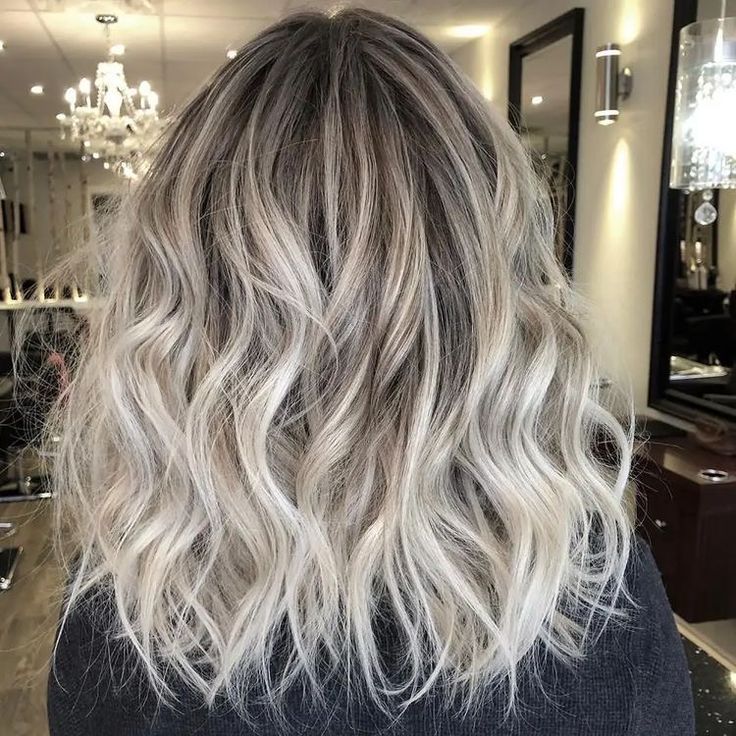 Blond Bayalage, Lob Haircuts, Silver Blonde, Honey Blonde Hair, Lob Haircut, Balayage Hair Blonde, Blonde Hair Looks, Brown Blonde Hair, Short Hairstyle