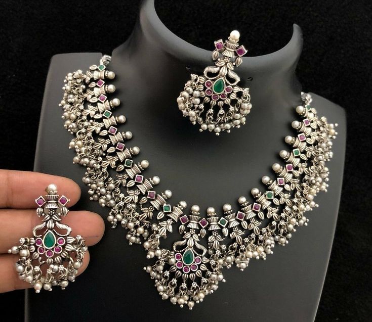 Navratri Jewellery, Jewelry Earings, Oxidized Jewellery, Physics Lessons, Silver Necklace Designs, Oxidised Silver Jewelry, Necklace Set Indian, Antique Jewellery Designs, Antique Silver Jewelry