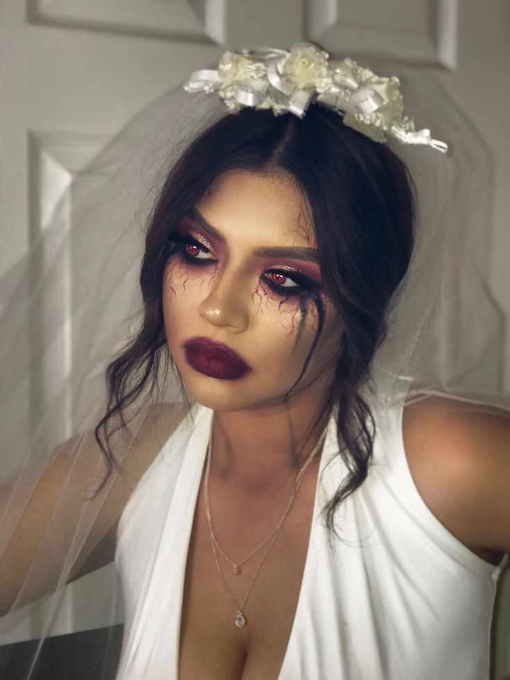 Zombie Bride Makeup, Zombie Bride Halloween Costume, Zombie Bride Costume, Halloween Bride Costumes, Vampire Makeup Halloween, Zombie Halloween Makeup, Halloweenský Makeup, Zombie Prom, Dead Bride