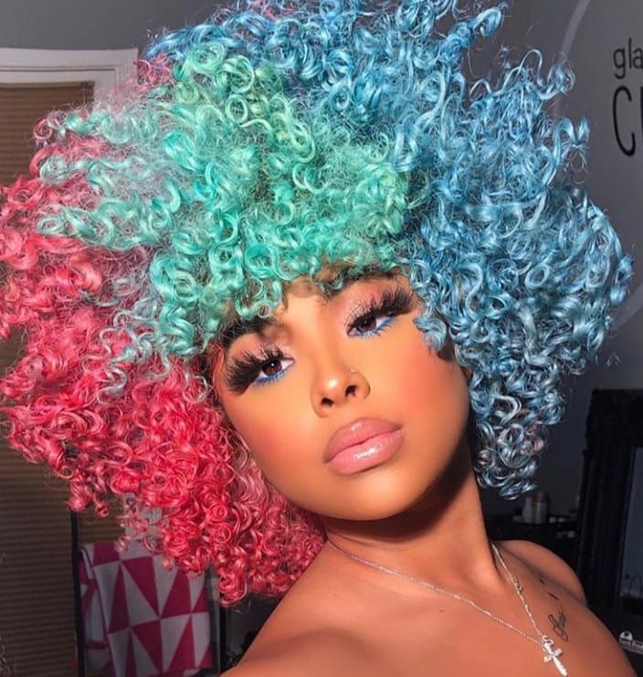 💚💙 Rainbow Fro! 🌈 Black Tweets, Dyed Curly Hair, Colored Curly Hair, Model Makeup, Dyed Natural Hair, Festival Hair, Hair Dye Colors, Hair Painting, Rainbow Hair