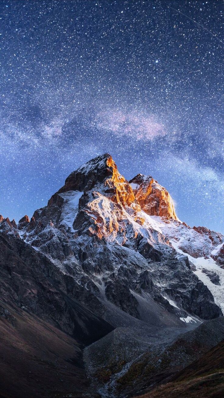 Mt. Everest Trekking Gunung Everest, Mountain Hiking Aesthetic, Iphone Wallpaper Mountains, Monte Everest, Mountain Landscape Photography, Mountain Background, Everest Base Camp Trek, Scenic Wallpaper, Mountain Wallpaper