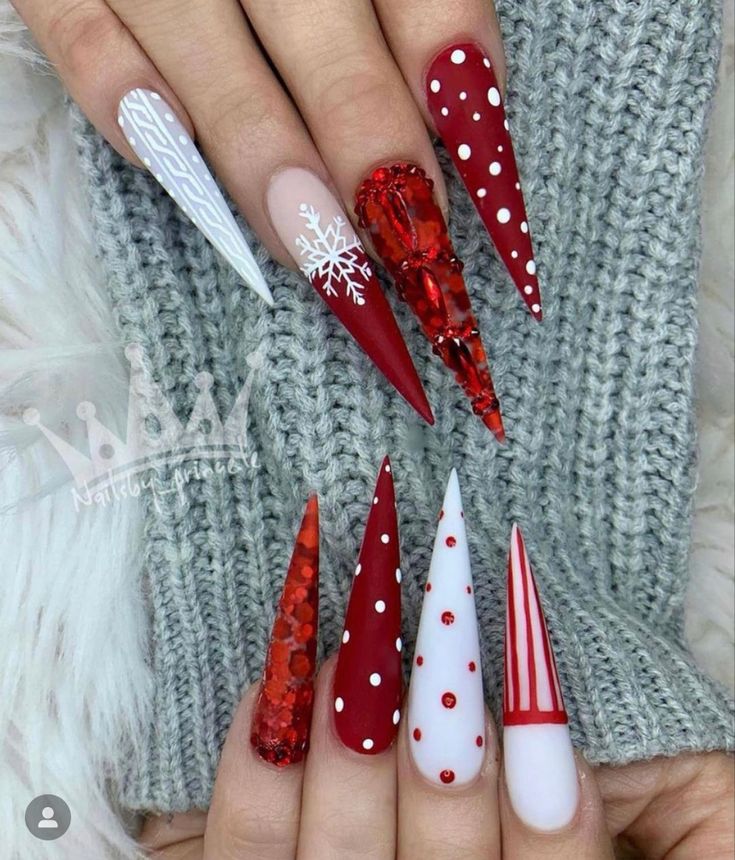 Christmas Nails Stiletto, Nail Noel, Xmas Nail, Winter Nail Designs, Xmas Nails, Christmas Nail Designs, Christmas Nail Art, Dope Nails, Nails Magazine