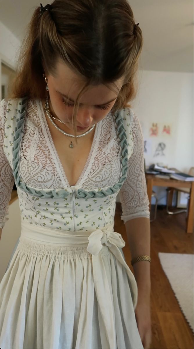 German Culture Clothing, Dirndl Aesthetic, October Fest Outfit, Octoberfest Outfits, Austrian Fashion, Wedding Dirndl, Cute Church Outfits, Dirndl Outfit, German Outfit