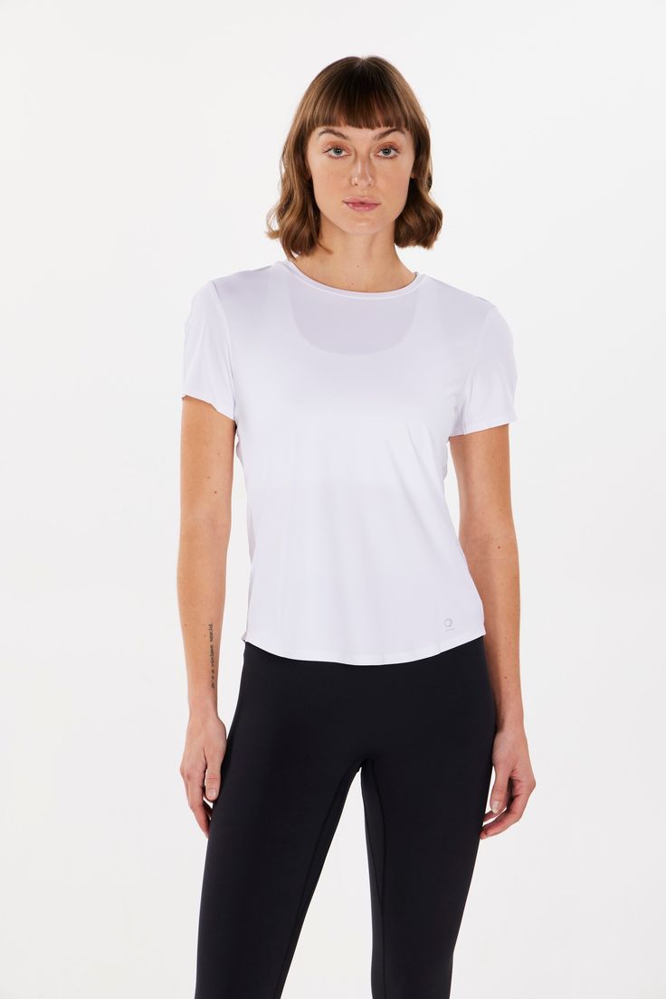 The ALRN Vent Back Run Tee is a must for premium comfort and breathability while on the move. A tee unlike any other, lightweight with buttery soft, moisture-wicking fabrics. This top combines two fabrics and has a back vent to maximize the airflow. Moisture Wicking Fabric, Womens Tank, Moisture Wicking, Running, Fabric