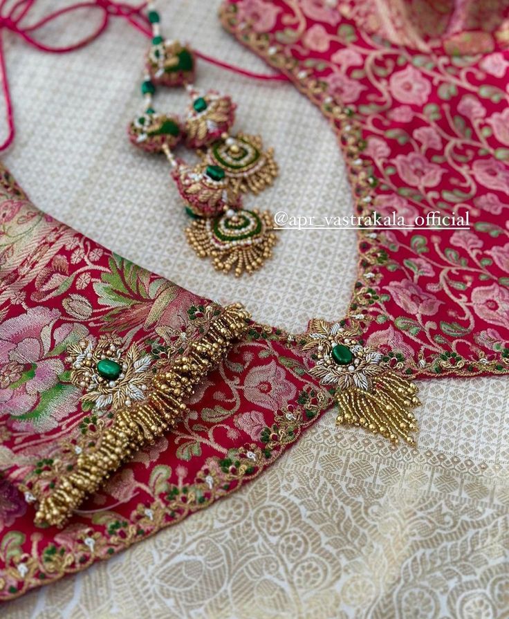 Bandhani Blouse, Latest Bridal Blouse Designs, New Saree Blouse Designs, Wedding Saree Blouse Designs, Traditional Blouse Designs, Latest Model Blouse Designs, Fashionable Saree Blouse Designs, Cutwork Blouse Designs, Wedding Blouse Designs