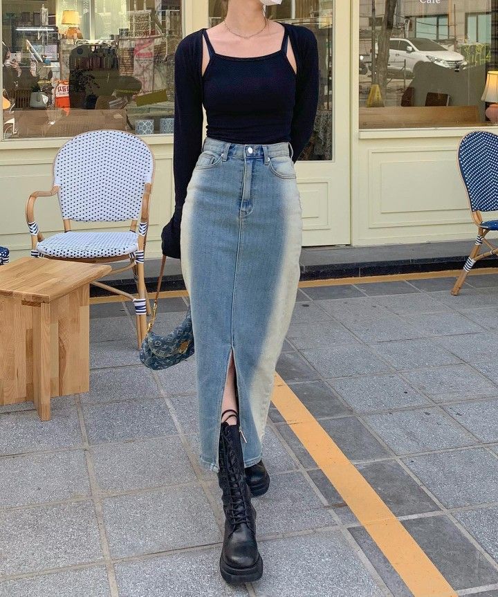 How To Style Jean Skirt, Blackup Kr, Denim Skirt Outfit Summer, Look 80s, Rok Outfit, Denim Skirt Outfits, Casual Day Outfits, Outfit Trends, Modest Fashion Outfits