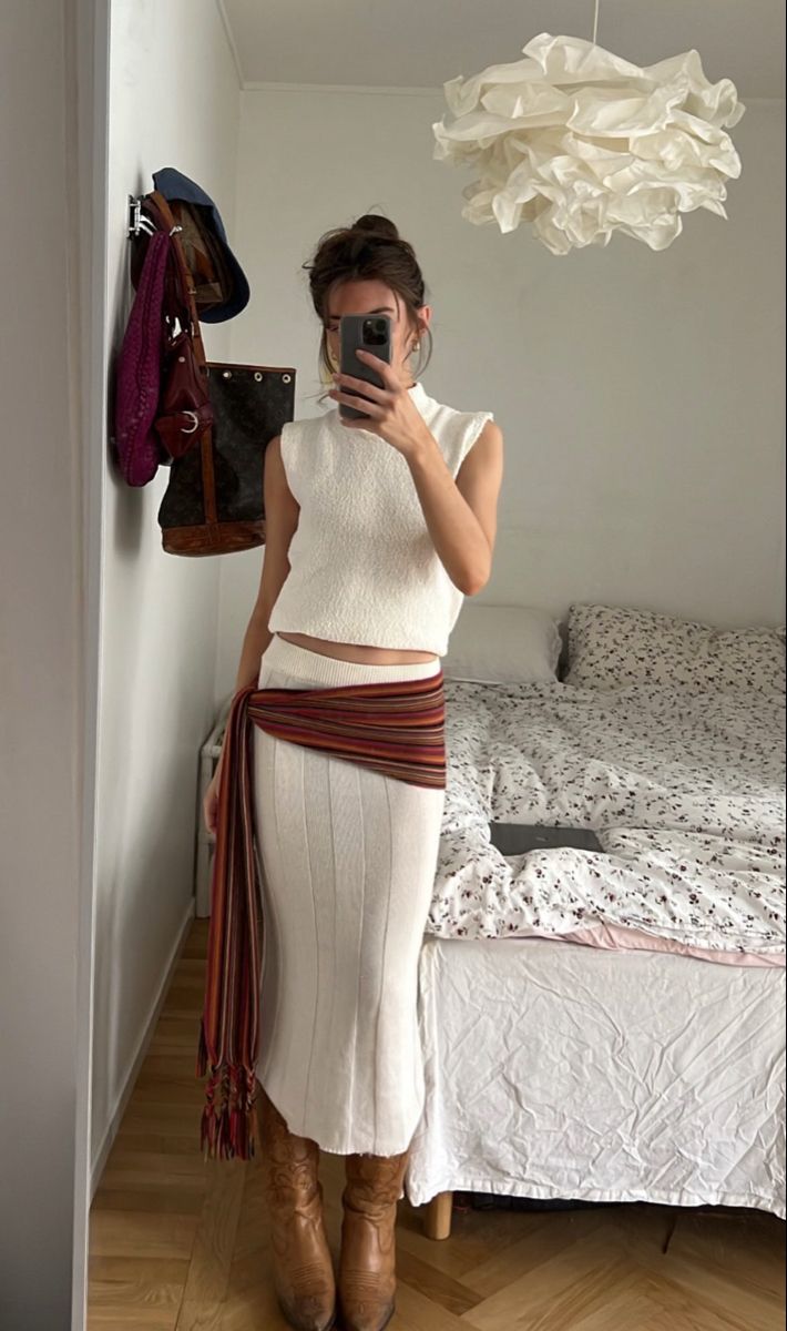 Scarf As Belt Dresses, Brown Knit Dress Outfit, Midi Knit Skirt Outfit, White Knit Skirt Outfit, Midi Skirt Boots Outfit, Hip Scarf Outfit, Midi Skirt And Boots Outfit, Boots And Midi Skirt, Knit Midi Skirt Outfit