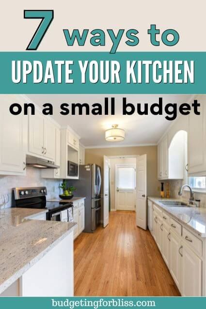 Trendy Kitchen Cabinets, Small Kitchen Ideas On A Budget, Cheap Kitchen Makeover, 90s Kitchen, Kitchen Ideas On A Budget, Budget Kitchen Makeover, Remodeling On A Budget, Outdated Kitchen, Kitchen Makeover Ideas