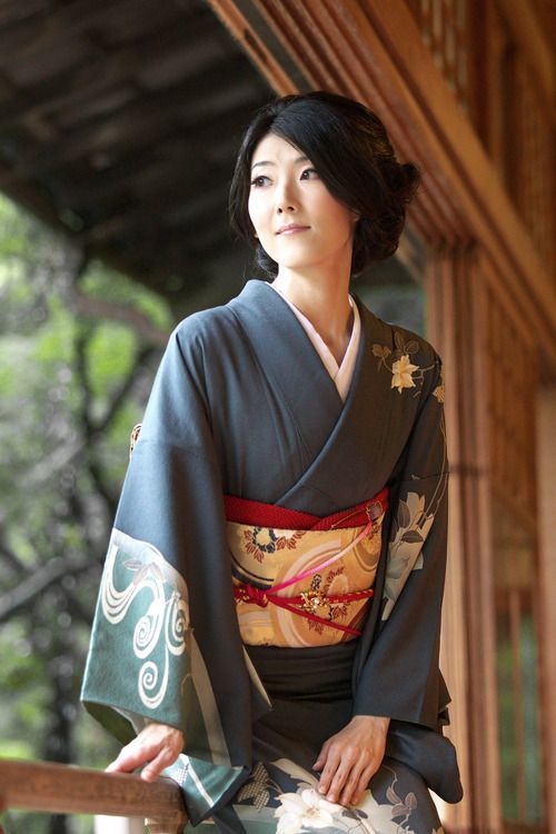 of Kimono and Hanbok Japanese Traditional Clothes, Furisode Kimono, Kimono Japan, Yukata Kimono, Kimono Yukata, Traditional Kimono, Japanese Dress, Beautiful Kimonos, Asian Outfits