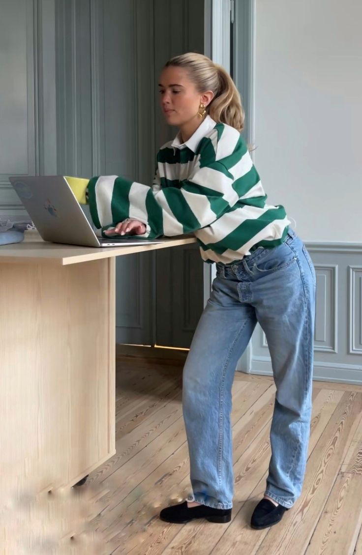 Matilda djerf work outfit casual Matilda Djerf Jeans Outfit, Matilda Djerf Outfit Winter Fall, Matilda Djerf Evening Outfit, Matilda Djerf Party Outfit, Matilda Djerf Autumn Style, Matilda Djerf Work Outfit, Matilda Djerf Grey Pants, Office Comfy Outfit, Matilda Djerf Outfit Summer