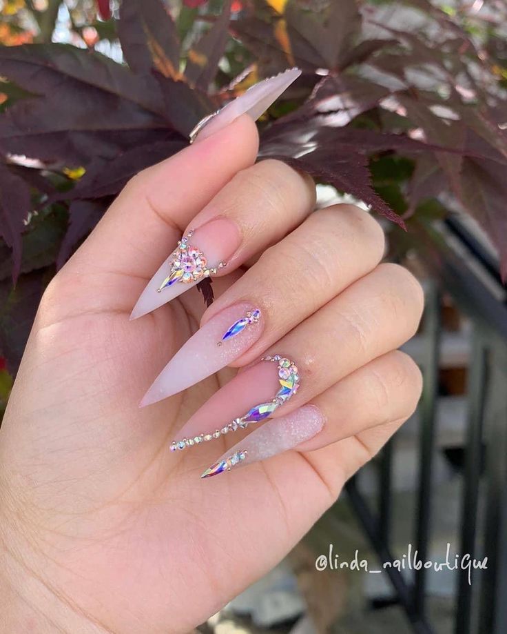 Pink And White Nails, Acrylic Nails Stiletto, Unghie Nail Art, Stiletto Nail Art, Nails Design With Rhinestones, White Acrylic Nails, Stiletto Nails Designs, Glam Nails, Fruit Punch