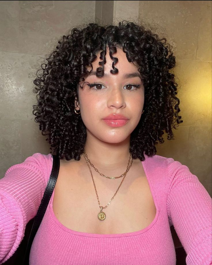 #curlyhair #dominican Short Coily Hair, Shirt Curly Hair, Afro Inspiration, 3b Curly Hair, Short Curly Cuts, Curly Cut, Haircut Inspo, 3c Hair, Natural Curly Hair Cuts